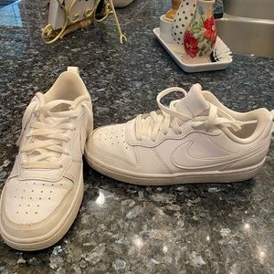 Boys Nike Tennis shoes..